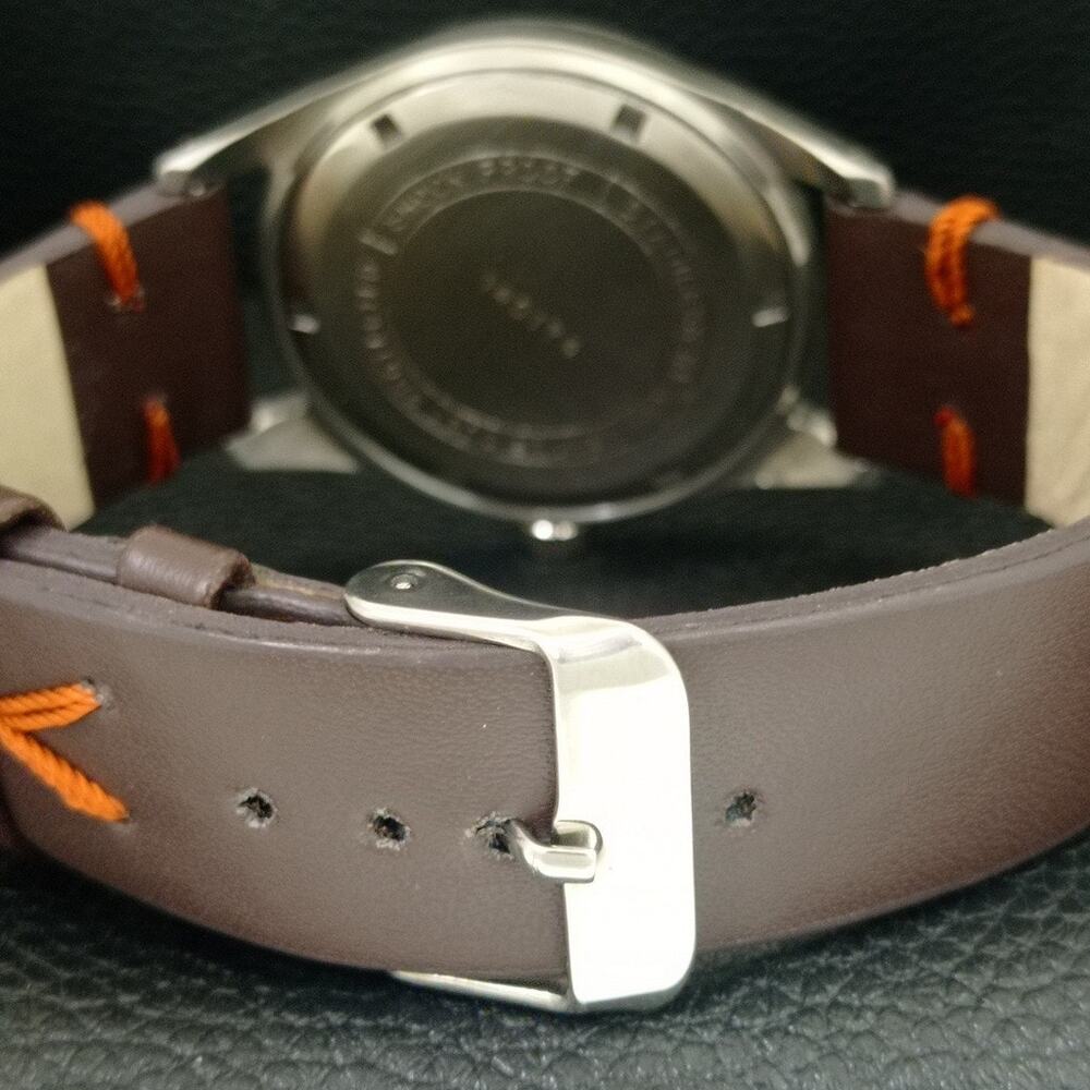 Vintage 1971 HMT Manual Wound Mens Silver Watch W/daydate & Black accents - Picture 2 of 9